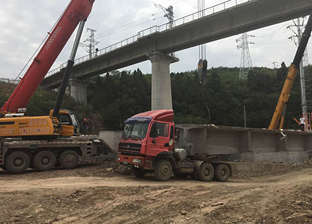 吊車施工現場